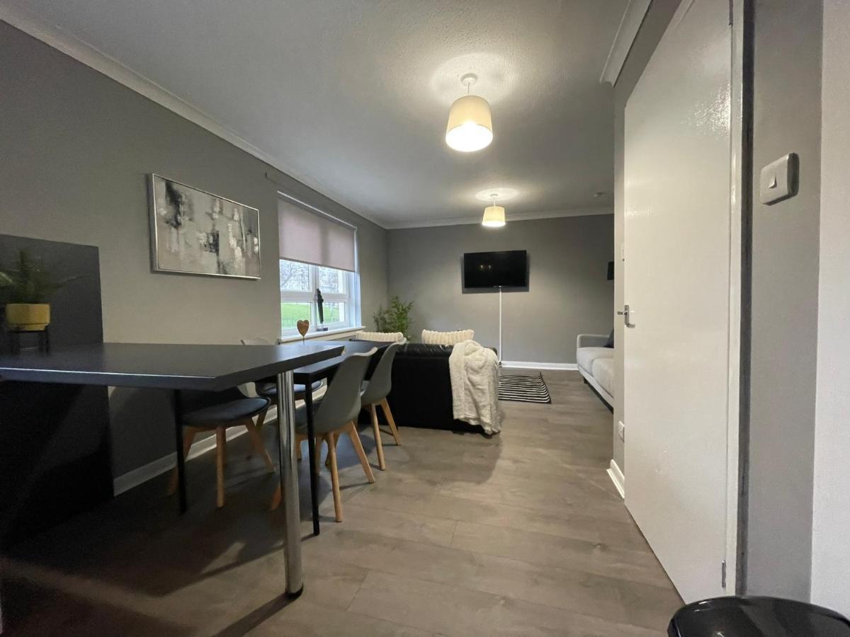 Holiday home Dunbeth House *